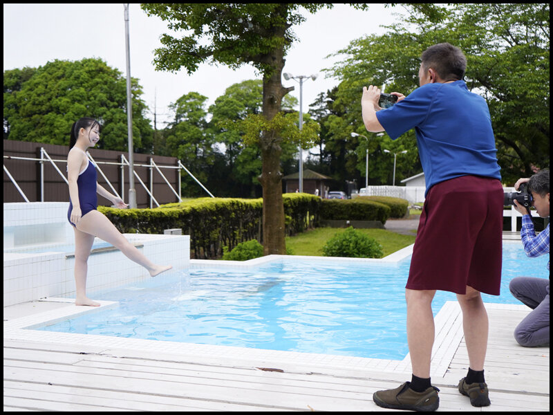 「南日菜乃 制服女子校生が中出しされる水着グラビア撮影会で調教される濃厚プレイ」のサンプル画像2枚目