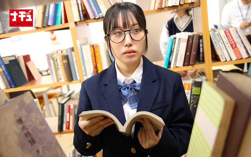 「【素人】図書館で声を出せない敏感G乳メガネ女子が痴○で感じまくる人気作品【企画】」のサムネイル