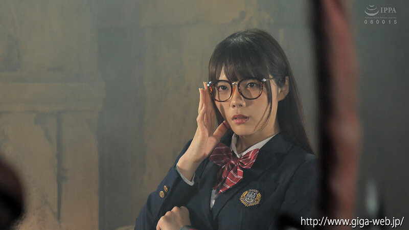 「美澄玲衣が女戦士ホワイトバニーに変身！サイバー戦隊で繰り広げる実験シーンが話題の特撮作品」のサムネイル