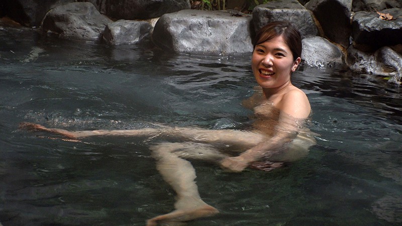 「美波沙耶の羞恥野外露出プレイ！巨尻女子大生と温泉旅行で過激デート【高画質】」のサンプル画像3枚目