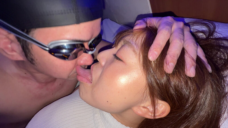 「【赤城穂波】素人お姉さんをナンパ!超長舌ディープキス&濃厚キスで魅せる個人撮影動画」のサンプル画像19枚目