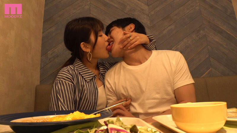 「神宮寺ナオが魅せる寝取られNTR!巨乳痴女の淫語囁き誘惑で中出し三昧の密着デート」のサムネイル