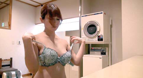 「【人妻熟女】混浴温泉で美人妻を盗撮・のぞき撮影！興奮の秘湯リアル映像」のサンプル画像4枚目