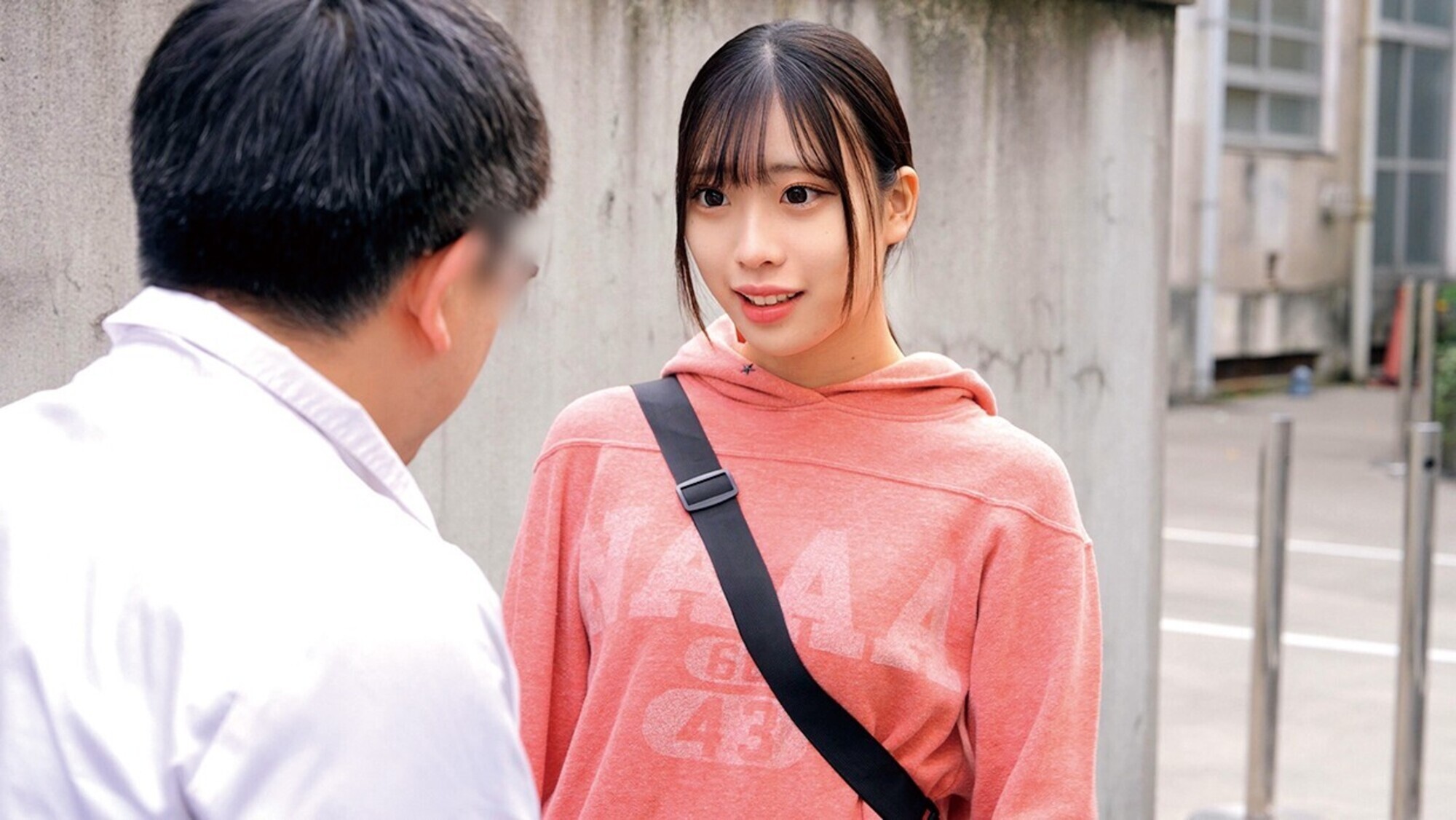 「産後処女･･･欲求不満な新米ママが「童貞チ○ポにお口だけでコンドーム装着」に挑戦！ノーハンドで童貞デカチンを夢中で咥えたご無沙汰なママのオマ○コはいやらしいスケベ汁が溢れ出す！夫に内緒で筆おろしwwエロ優しい奥様はゴムを外して生中出し！」のサムネイル