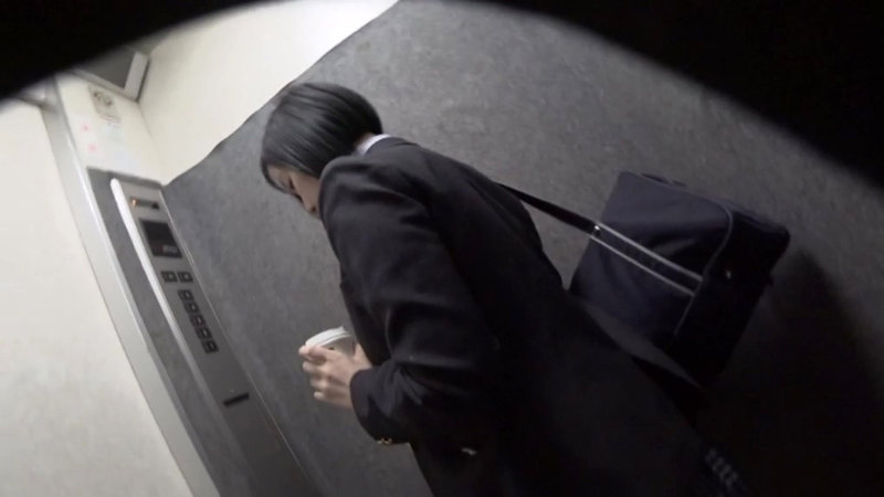 「【素人】巨乳女子校生が襲われる緊迫シチュエーション動画【覆面男×強制プレイ】」のサムネイル