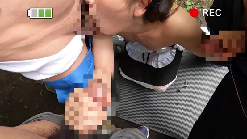 「原美織が野外露出で辱められる！スレンダー熟女人妻への顔射・中出し3Pプレイ」のサンプル画像6枚目