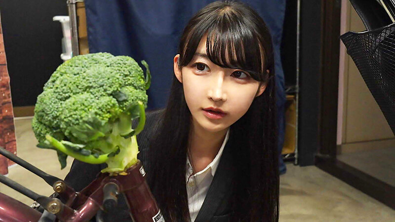 「雪代美鳳が巨尻OL役で3P中出しに悶絶!オナニーから始まる濃厚プレイが話題」のサンプル画像1枚目