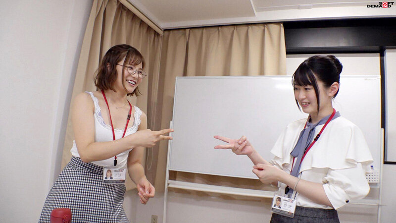 「蒲生司紗×永井千歳｜スレンダーOL素人の羞恥脱衣ゲーム対決！恥じらう姿がたまらない」のサンプル画像2枚目