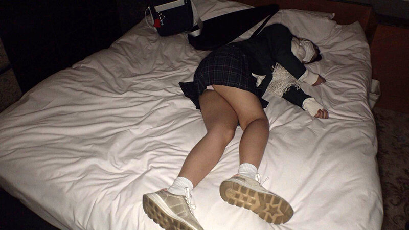 「素人小柄美女の制服コスプレで中出しハメ撮り|プライベート盗撮風映像」のサンプル画像10枚目