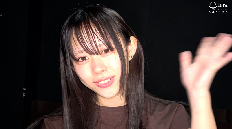 「【甘井くるみ】口内観察・歯・のどちんこ接写&咀嚼プレイ【フェチ動画】貴重映像で魅せる巨大女の世界」のサンプル画像10枚目