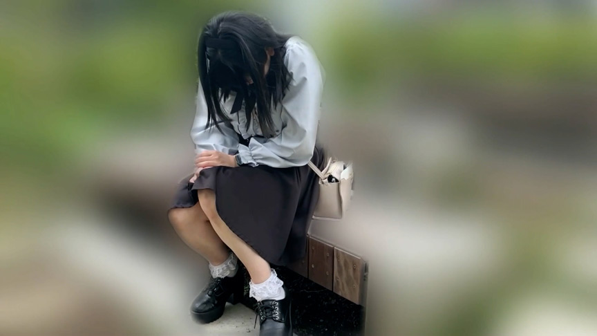 「早見ななちゃんとリモバイ散歩！街中で絶頂恥○プレイ！」のサンプル画像3枚目