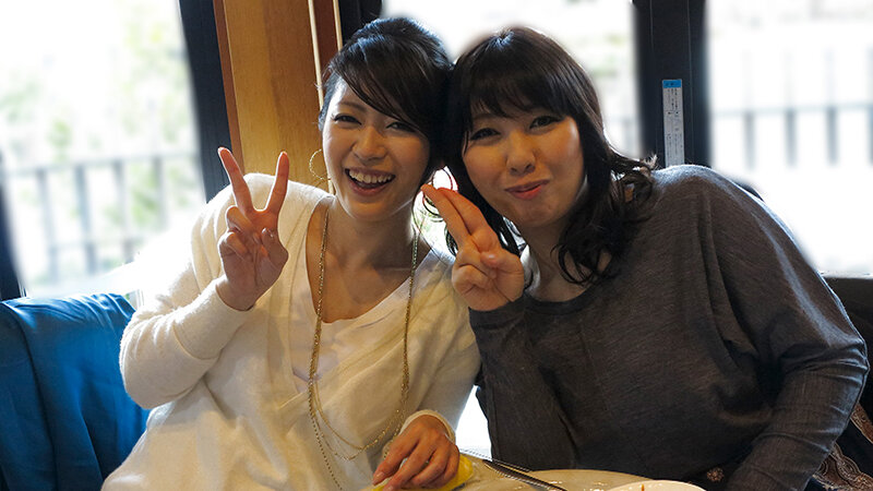 「【素人人妻ナンパ】旅先で開放的になった巨乳熟女奥様が本能むき出し!電マアクメで中出し不倫SEX」のサンプル画像4枚目