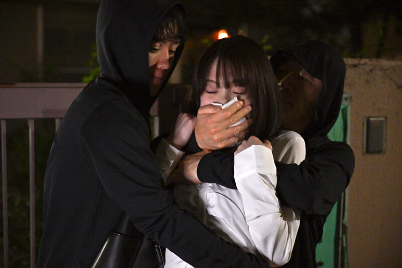 「白石もも 巨乳美女が乱交3P4Pで連続アクメ絶頂！中出しされまくる衝撃映像」のサンプル画像5枚目