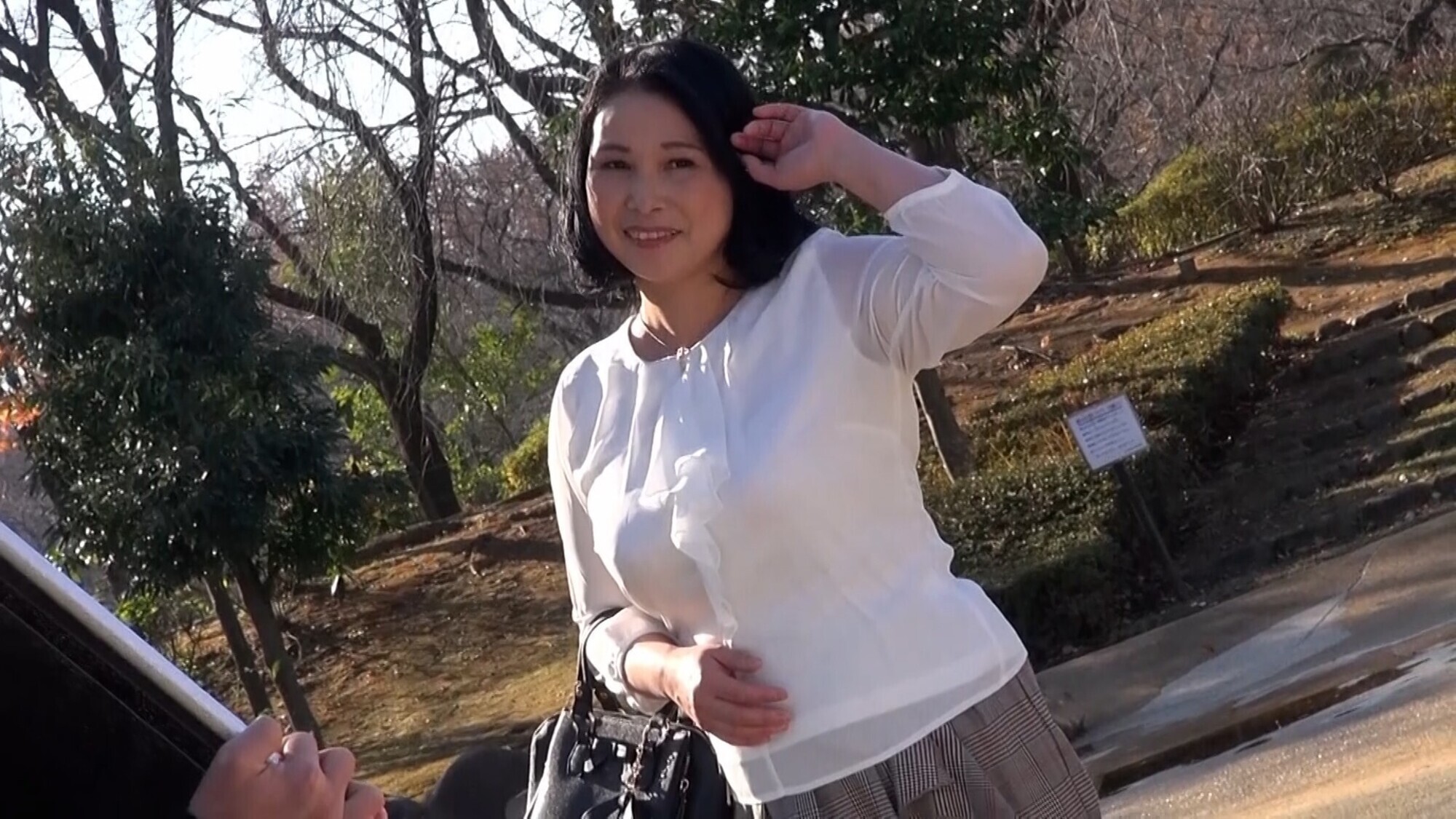 「産後10年程旦那さんとはセックスレス、そんな性欲をオナニーで紛らわしていたがもう我慢の限界とAV出演で発散する五十路熟女の初撮り淫乱セックス!」のサンプル画像6枚目