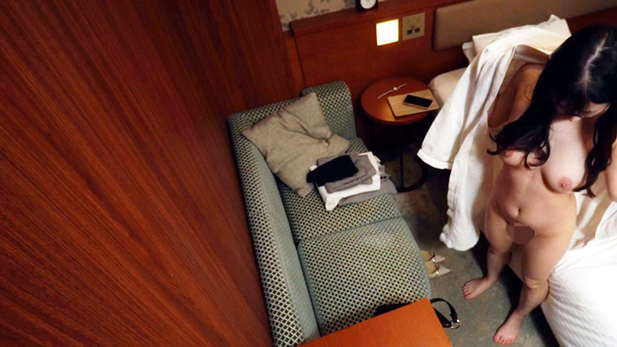 「ビジネスホテル流出映像 素人美女の恥じらいオナニー盗撮 #3【プライベート自慰】」のサンプル画像12枚目