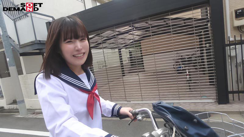 「【素人娘】学生服の養女が中出し&ごっくんハメ撮り!毎日パパ活で使われる娘の記録」のサンプル画像3枚目