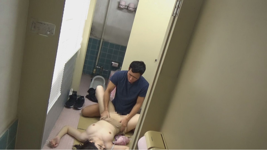 「【素人】黙従女体～男の罠に堕ちた女の映像集～厳選50件5時間収録【従順美女】」のサンプル画像6枚目