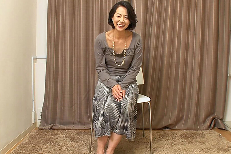 「【山下たか子・上島静子】50代美熟女人妻の初ヘアヌード撮影会|素人巨乳美乳の魅力全開」のサンプル画像11枚目