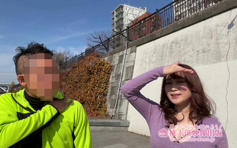 「熟女女優・川上ゆうが逆ナンからカーセックスで即ハメ！素人男性を誘惑する痴女ドライブ」のサンプル画像2枚目