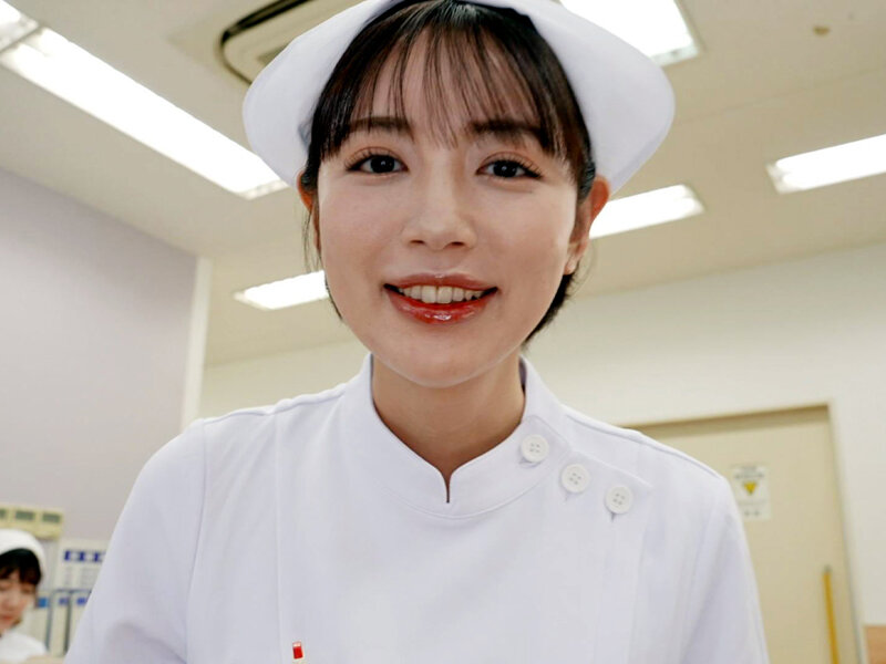「美咲かんな 痴女ナースの聖水プレイ＆クンニ責め 患者を射精管理する中出し看護婦」のサムネイル