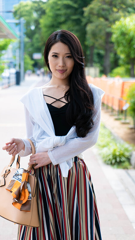 「【素人人妻ナンパ】清楚なセレブ若妻にバイブ電マ責め中出し！パイパン奥様12人SP」のサンプル画像4枚目