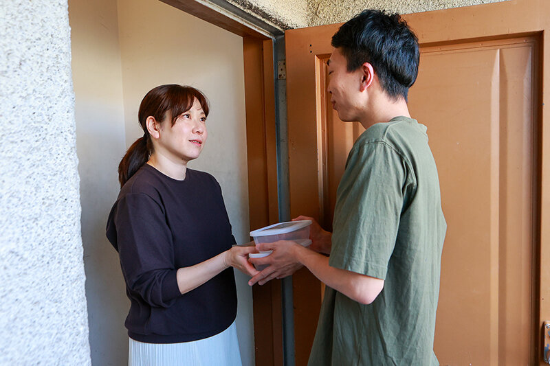 「久宝ななえ｜ぽっちゃり五十路熟女妻がNTR寝取られフェラで魅せる濃厚プレイ」のサンプル画像5枚目