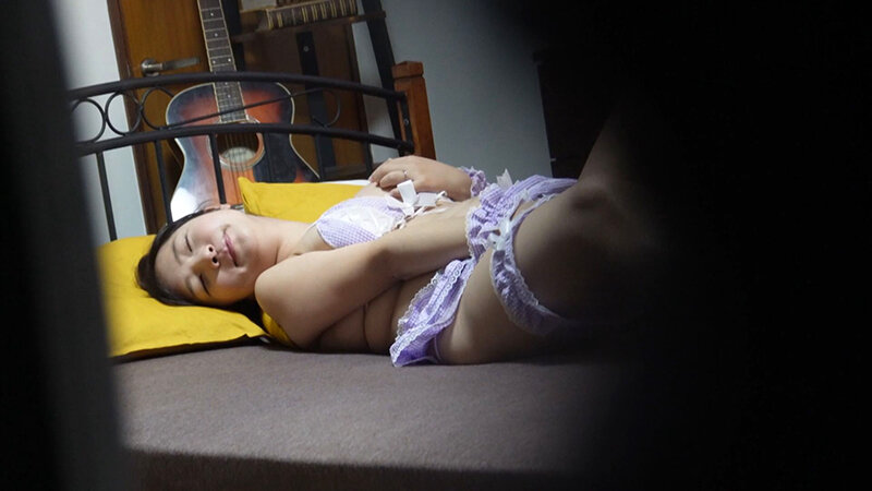 「【乃咲みくる・白峰郁美・星乃夏月】女子校生・人妻・女子大生の隠し撮りオナニー映像！リアルなアクメの瞬間を収録」のサンプル画像12枚目