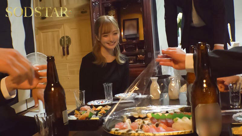 「渚恋生の人妻NTR作品｜金髪ギャル妻が寝取られ中出しされる濃厚プレイ動画」のサンプル画像3枚目