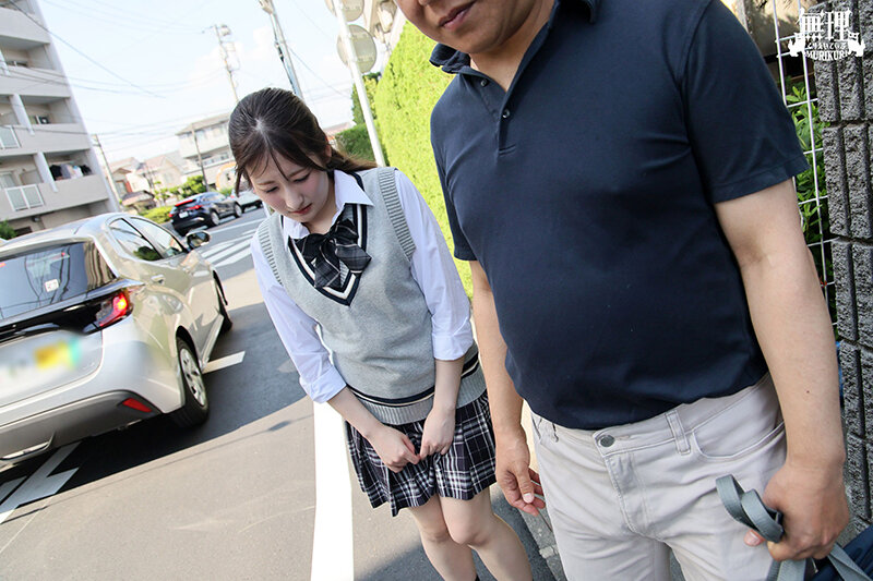 「【名前不明】巨尻女子校生と競泳水着で3P中出し！スクール水着姿の美少女と複数プレイ」のサンプル画像12枚目