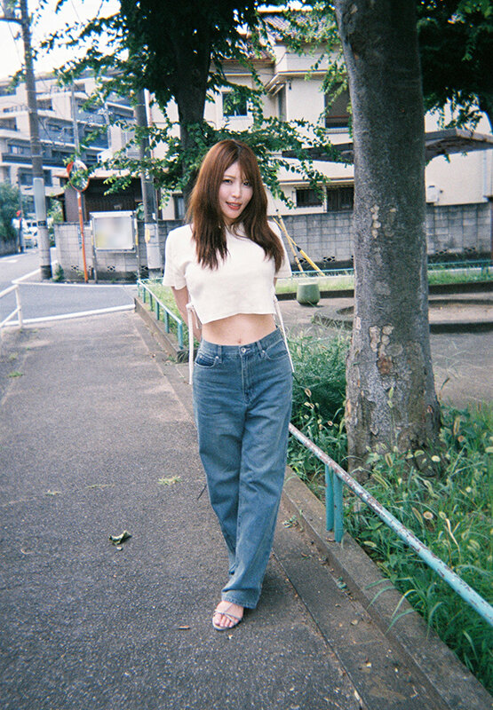 「新村あかりのハメ撮り不倫デート｜濃厚フェラからごっくん・中出しまで全て見せます」のサンプル画像4枚目