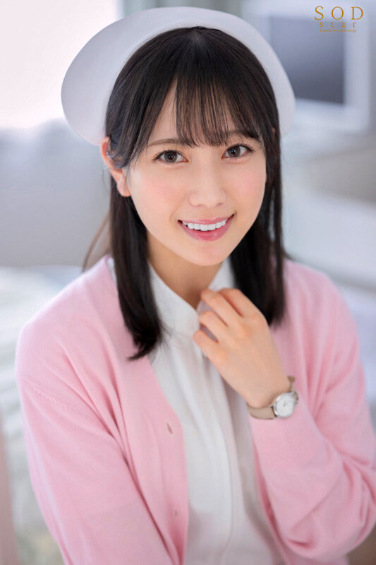 「小湊よつ葉のナースコスプレでご奉仕フェラ!笑顔が可愛い看護師の濃厚テクニック」のサンプル画像2枚目