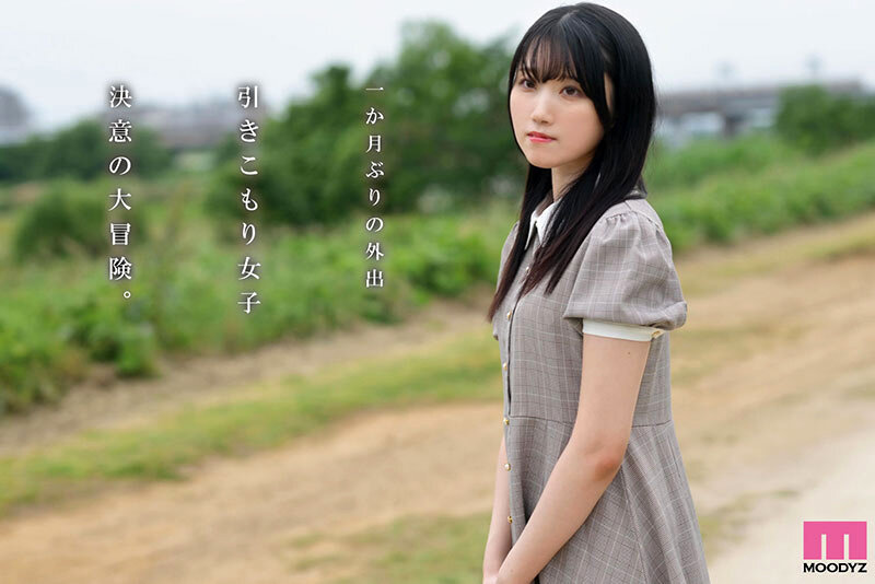 「白咲璃音のスク水姿が眩しい！スレンダー美肌ボディで顔射・パイズリ・アクメに悶える初々しいAVデビュー作」のサムネイル