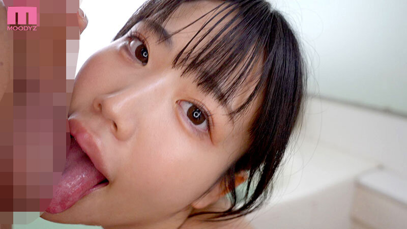 「桜ゆの 初中出し解禁!美少女が中年オジサンと濃厚キス&3Pで何発も膣内射精される美乳揺れSEX」のサンプル画像3枚目