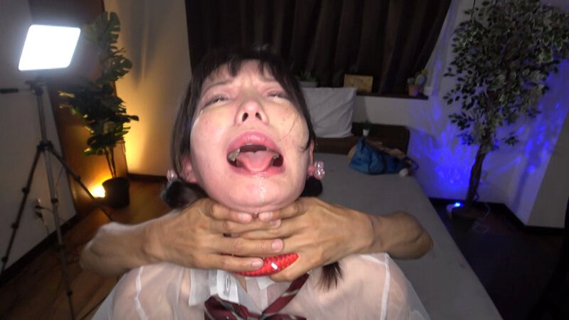 「藍野ゆめか 制服姿でイラマチオ＆顔射＆中出しに悶える美少女の過激プレイ動画」のサンプル画像16枚目