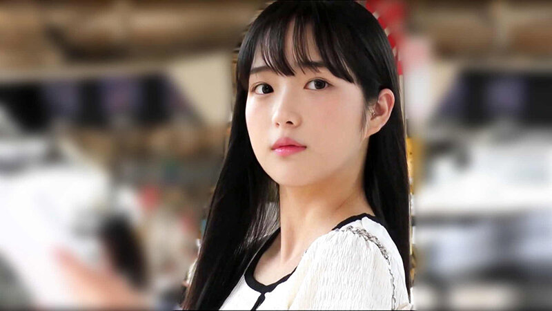 「美少女制服女子が電車内で辱めを受ける羞恥プレイ|興奮必至の過激シチュエーション」のサンプル画像2枚目