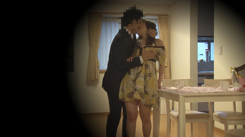 「【美泉咲】巨乳人妻が不倫検証で寝取られ中出し！盗撮カメラが捉えた衝撃の浮気現場」のサンプル画像3枚目