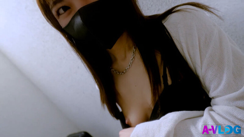 「【素人女子大生】コスプレ美女とカーセックス中出し！今どき女子の本音の恋愛事情を暴露」のサムネイル