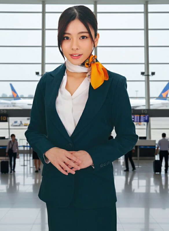 「【素人CA】美乳キャビンアテンダントが童貞君を筆おろし!黒パンスト騎乗位で中出しナンパ」のサンプル画像2枚目