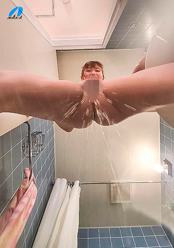 「逢沢みゆの美少女初体験！恥じらい潮吹き＆放尿プレイで3P・4Pに挑戦する衝撃映像」のサンプル画像8枚目