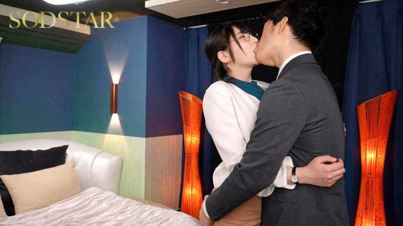 「【夏目響】クーデレ巨乳女上司OLと残業後に中出し!ギャップ萌え全開の癒し展開」のサンプル画像8枚目