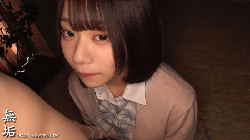 「白石もも スレンダー女子校生の制服セーラー服にぶっかけ 美少女JK総集編」のサンプル画像1枚目