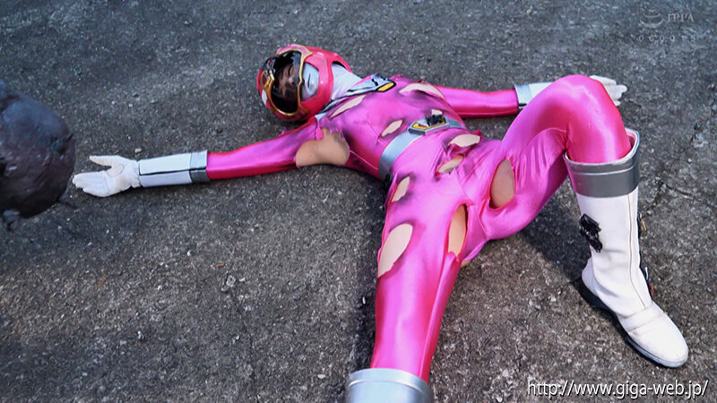 「及川うみが女戦士に変身！超戦隊シールドファイブで魅せる迫力のアクション＆ピンチシーン」のサンプル画像5枚目