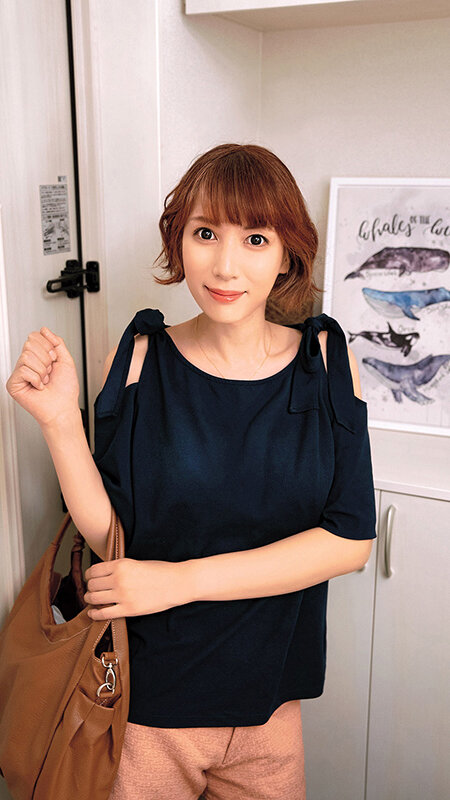 「パイパンニューハーフがフェラと中出しで奉仕！アナルも楽しめる興奮デリヘル体験」のサンプル画像15枚目