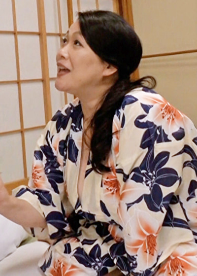 「「何回でもできるよ、ほら！」ヤリタイ盛りの愚息の肉棒に翻弄される豊満ボディの五十路熟母！」のサムネイル