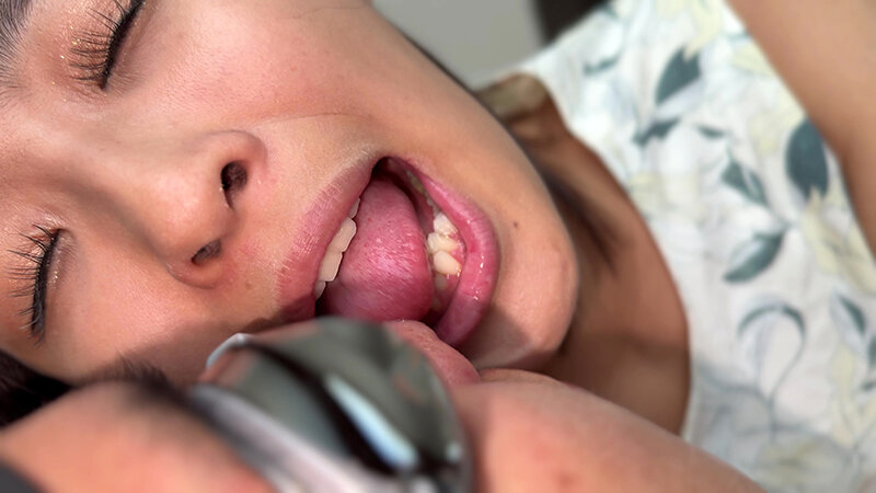 「【旭メイサ】素人お姉さんをナンパ！自撮り顔舐め＆ニオイ責めの個人撮影動画」のサンプル画像14枚目