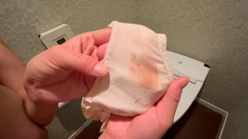 「谷村優希の放尿・お漏らし&脱糞プレイ動画|野球部マネージャー風美女の恥じらい排泄」のサンプル画像10枚目