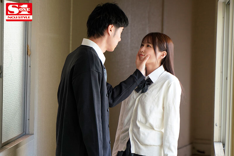 「未歩なな×制服美少女がSMプレイで感じまくる！イラマチオで目覚める敏感ボディ」のサムネイル