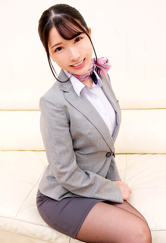 「【素人CA】黒パンスト美脚スチュワーデスをナンパ！制服のまま脚フェチプレイで中出し」のサンプル画像8枚目