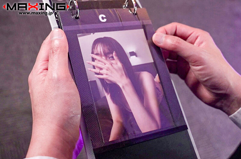 「鷲見すみれ 美人OLが同僚に弱みを握られ中出し3Pで絶頂アクメ堕ち 美乳接吻プレイ」のサムネイル