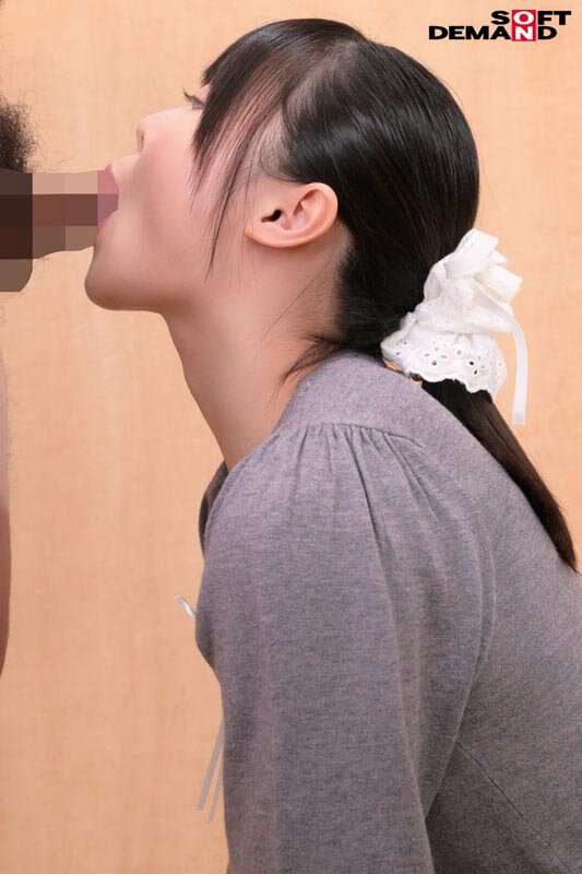 「フェラチオ練習10発射。「男の人を気持ちよくさせたい」健気な美少女が大きな瞳を潤ませながらおちんちんの色んな舐め方を吸収していく1日特訓！高星なぎさ」のサンプル画像4枚目